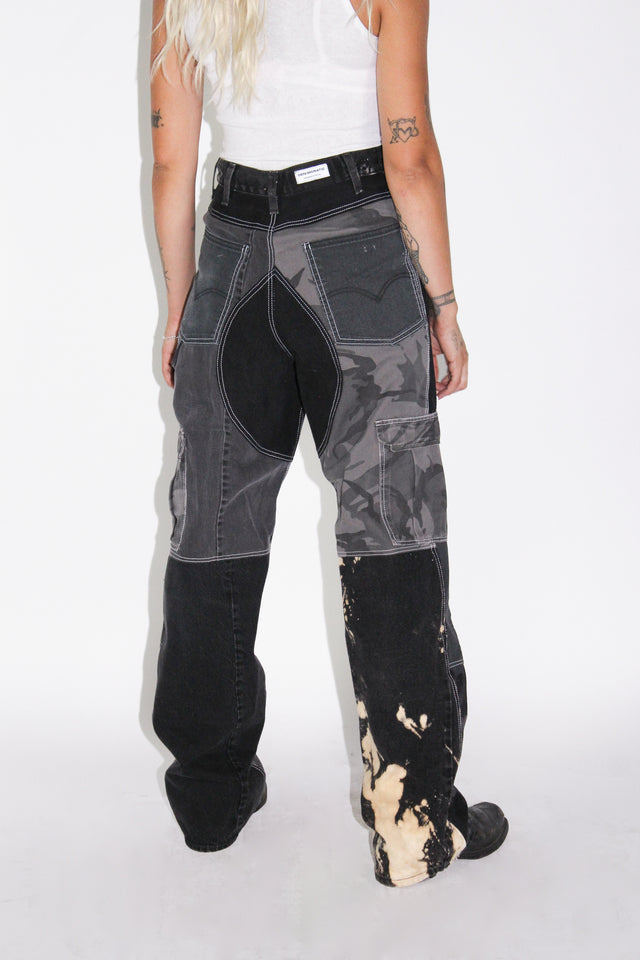 THE BLACK CARGO PANT