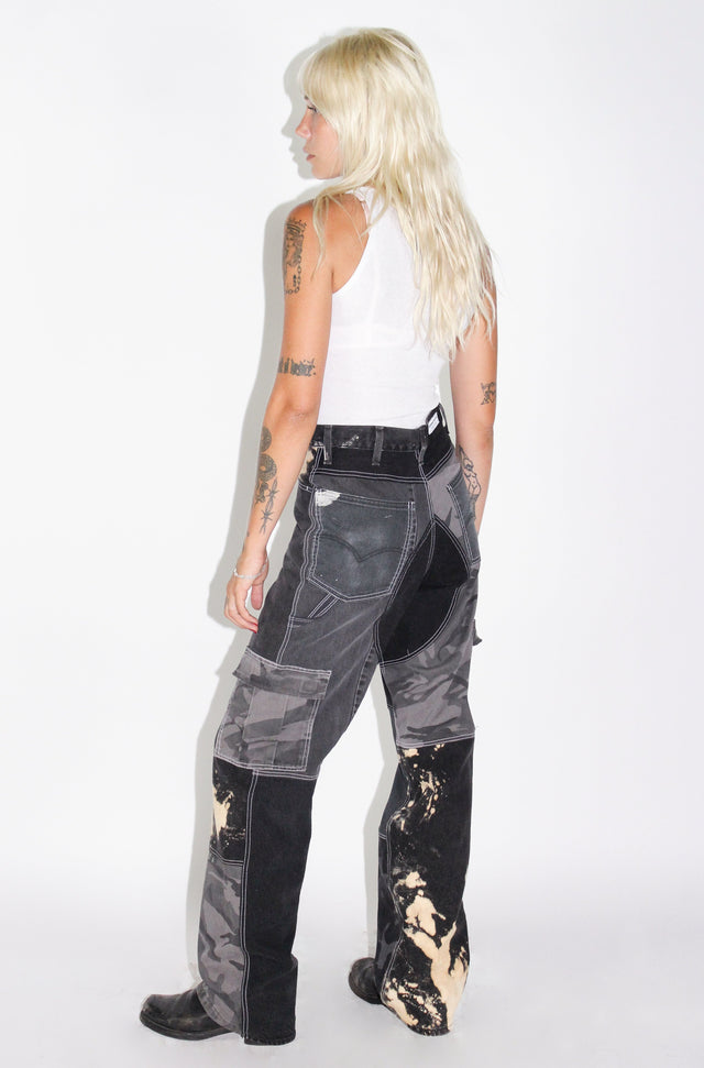 THE BLACK CARGO PANT