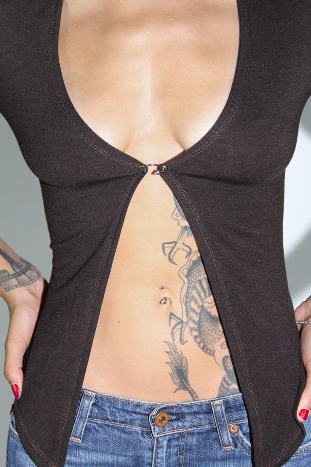 PLUNGE TOP