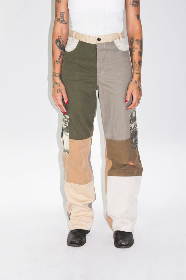 THE WOMEN'S KHAKI CARGO PANT